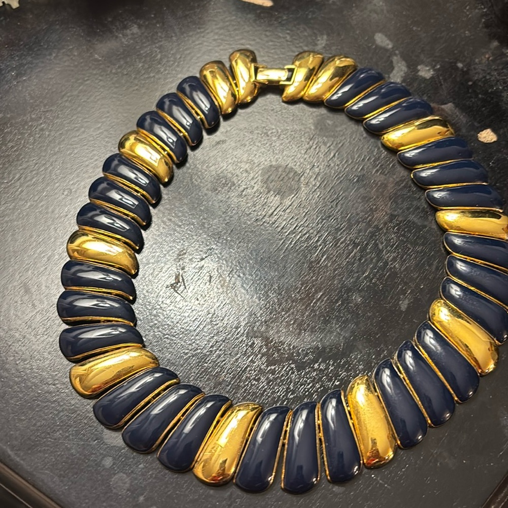 Monet Set, Necklace, Bracelet and Earrings, Pre owned - Picture 3 of 13